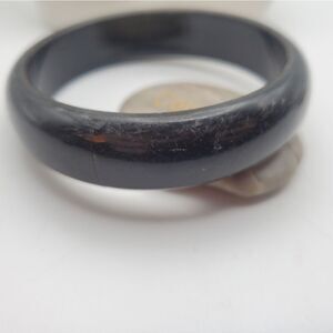 Black rounded heavy bracelet